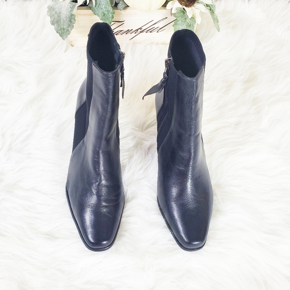 NWT Trotter's Women's Black Janet Booties Size 11WW
